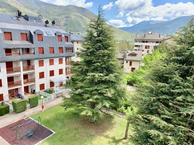 Atico En Biescas Con Piscina, Chimenea Y Garaje Apartment Exterior photo
